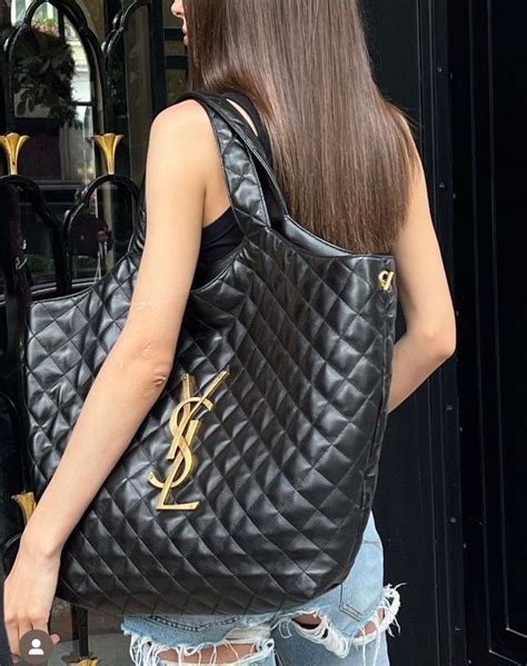 ysl tote grey outfit